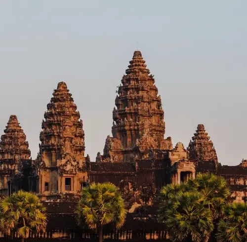 Templo de Angkor al amanecer