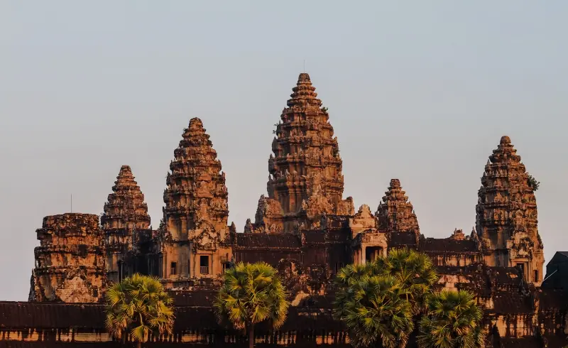 Templo de Angkor al amanecer